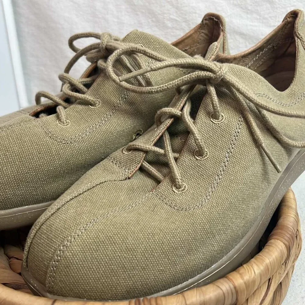 Crocs Men's Khaki‎ Canvas Lace Up Oxfords SZ 9M Office Casual Hipster Comfort